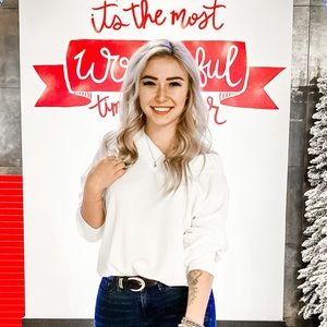 White v neck sweater